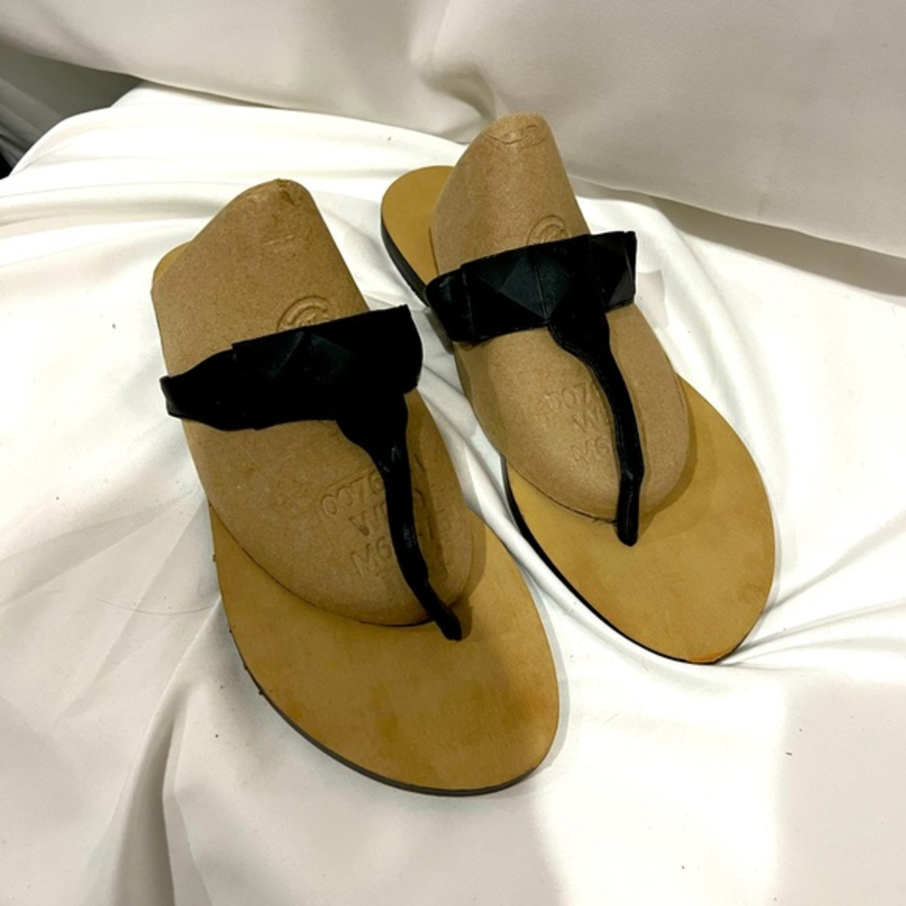 Rebecca Minkoff‎ black flip flops sandals size 8.5 Medium